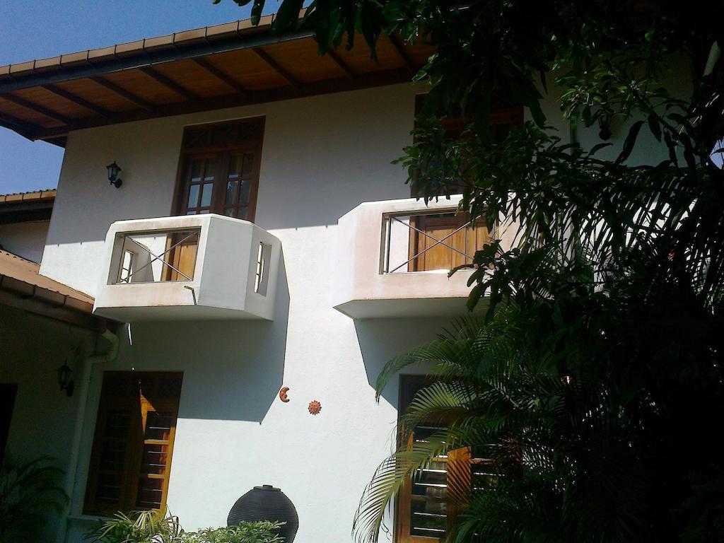 Rohan Villa Hikkaduwa Extérieur photo